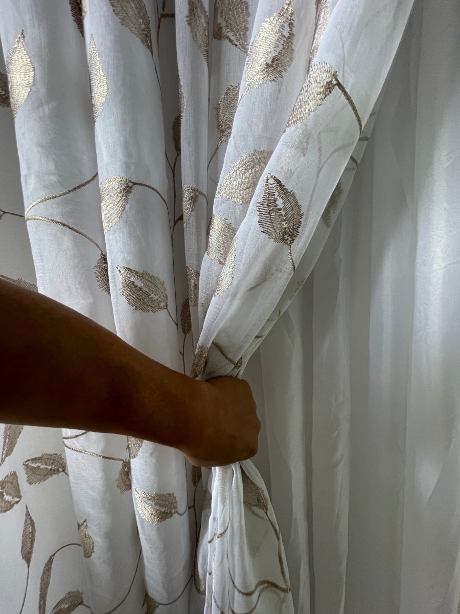 Cortina Maria Flor 4,00m x 2,60m - Folhagem Dourada - M&C Cortinas - Ms Tapeçaria