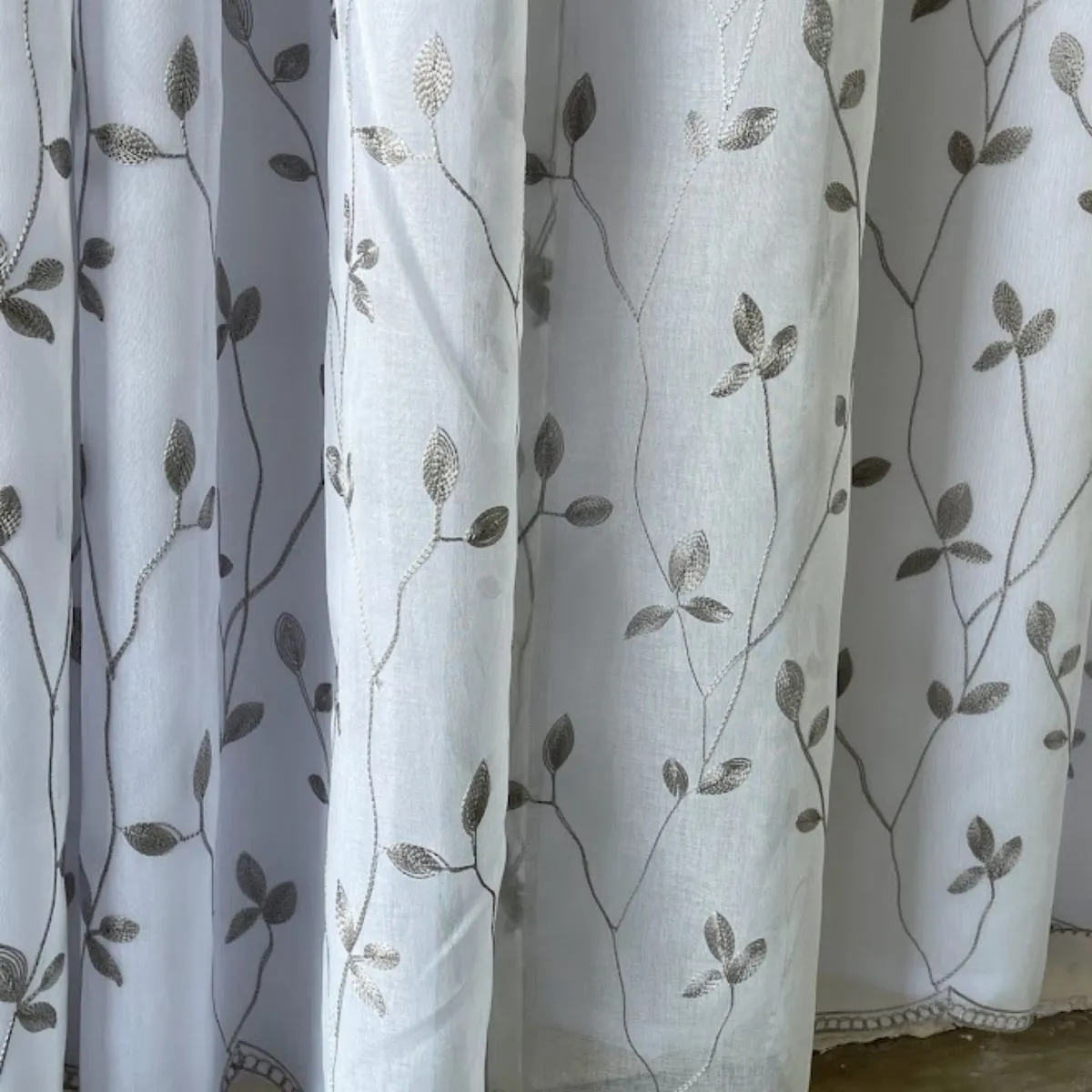 Cortina Maria Flor 3,00m x 2,60m - Folhagem Prata