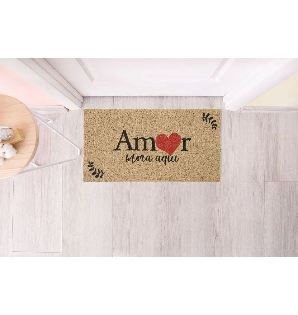 Tapete Capacho Vinil 40cm x 75cm - Amor Mora Aqui - Kapazi - Ms Tapeçaria